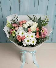 Букет цветов из:  Розы, Лизиантусы и Хризантемы в Эсто-Садок