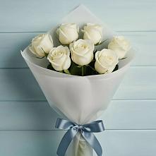 Букет 7 Белых роз Эдлесс Лав в Эсто-Садок