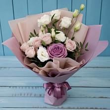 Букет цветов из:  Розы и Лизиантусы в Эсто-Садок