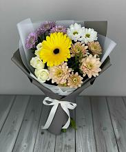 Букет цветов из:  Розы, Герберы и Хризантемы в Эсто-Садок