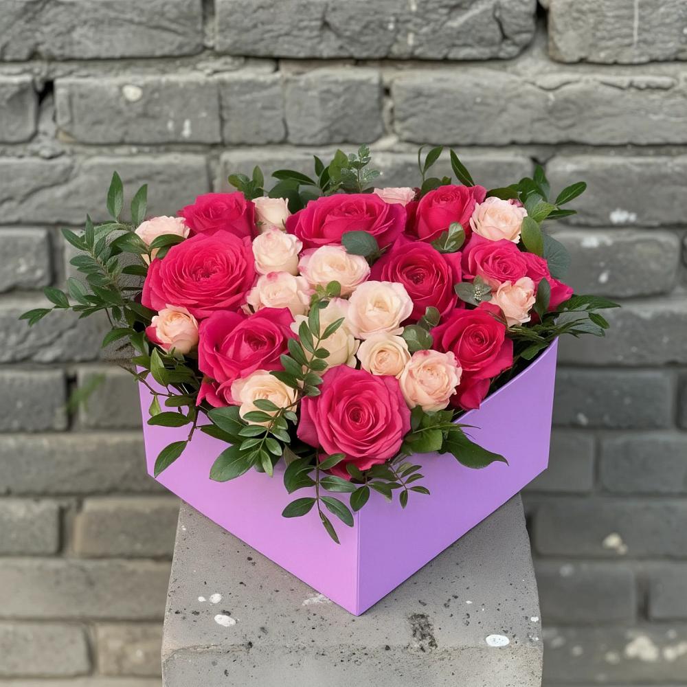 Цветочная композиция из Розы в коробке в Эсто-Садок