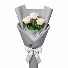 Букет 3 белые розы в Эсто-Садок