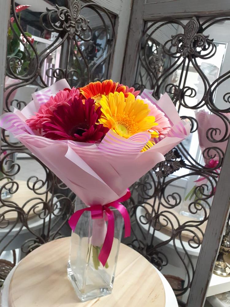 Букет цветов из: Герберы в Эсто-Садок