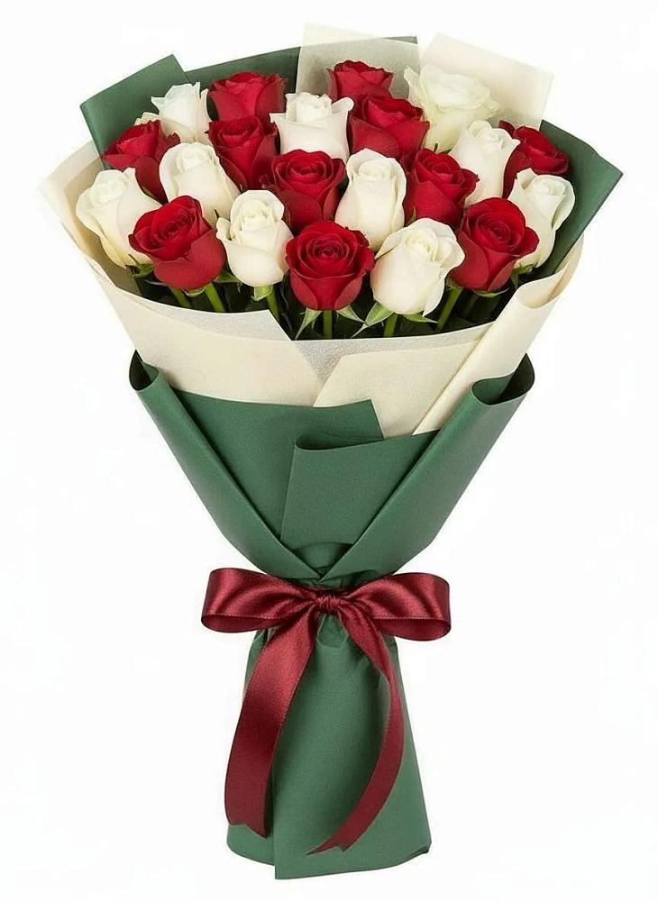 Букет Микс из красных и белых роз в Эсто-Садок
