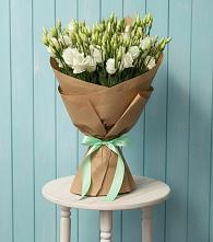 Букет цветов из:  Лизиантусы в Эсто-Садок