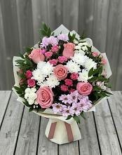 Букет цветов из:  Альстромерии, Гвоздики, Розы и Хризантемы #REPLACE_PRED# Эсто-Садок