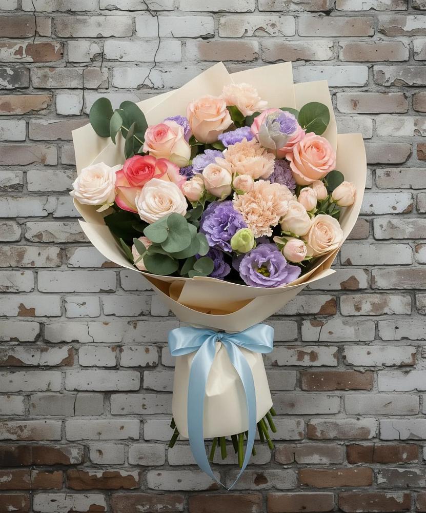 Букет цветов из: Розы, Лизиантусы и Гвоздики в Эсто-Садок