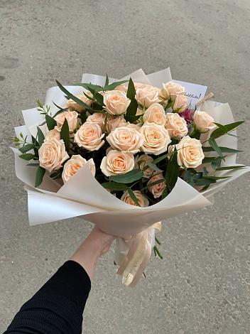 Букет Кремовые розы Латте в Эсто-Садок