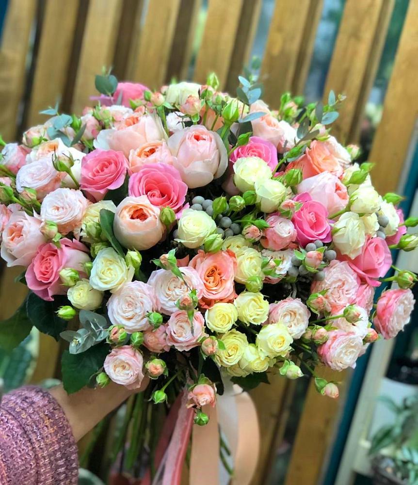 Букет цветов из: Розы в Эсто-Садок