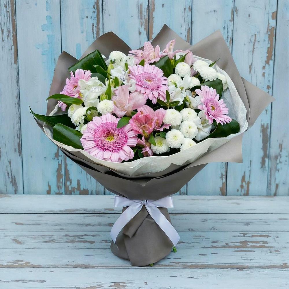 Букет цветов из: Герберы, Альстромерии и Хризантемы в Эсто-Садок