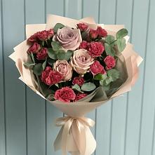 Букет цветов из:  Гвоздики и Розы в Эсто-Садок