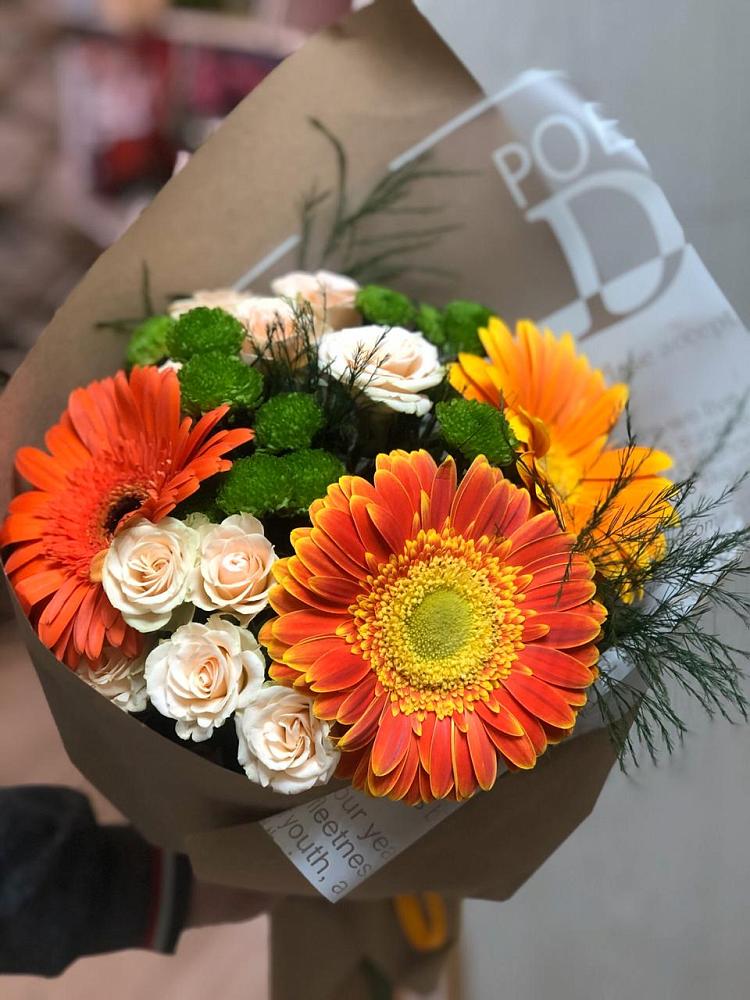 Букет цветов из: Герберы, Хризантемы и Розы в Эсто-Садок