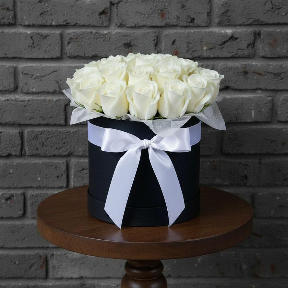 Цветочная композиция из Розы в шляпной коробке в Эсто-Садок