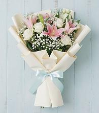 Букет цветов из:  Лилии в Эсто-Садок